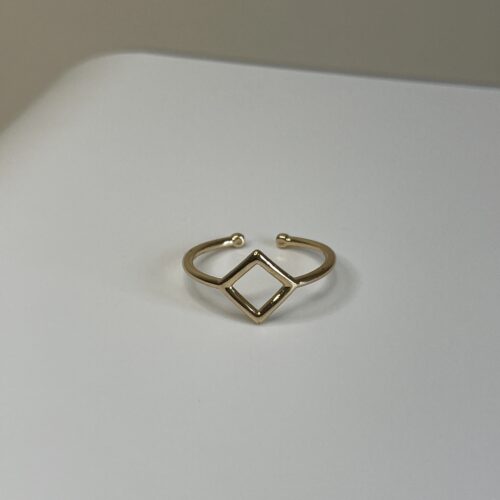 Diamond shaped Ring