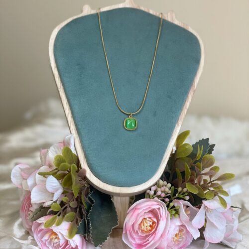 Green Shellstone Pendant Necklace