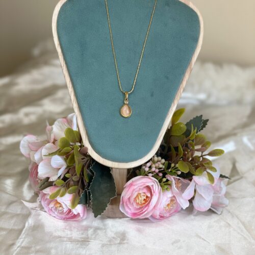 Peach Monalisa Stone Oval Pendant Necklace