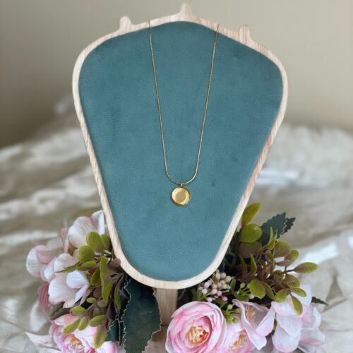 Gold Stone Round Pendant Necklace