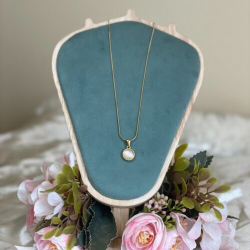 White Round Pendant Gold-Toned Necklace
