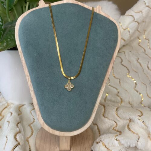 Zircon Clover Pendant Necklace